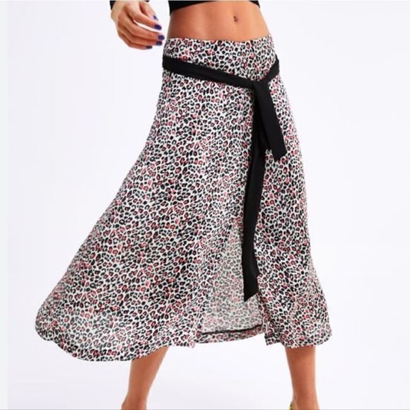 Zara Animal Print Skirt in Pink, Black, & White Size Extra Small - Picture 1 of 9